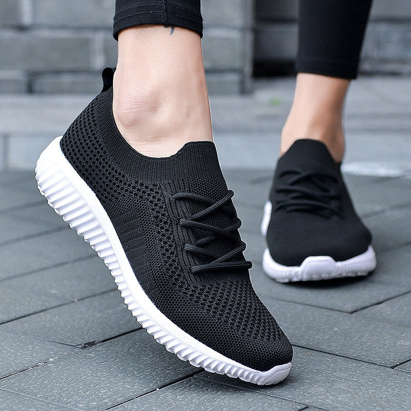 Women Casual Shoes Fashion Breathable Walking Mesh Flat Shoes Woman White Sneakers Women 2020 Tenis Feminino Gym Shoes Sport