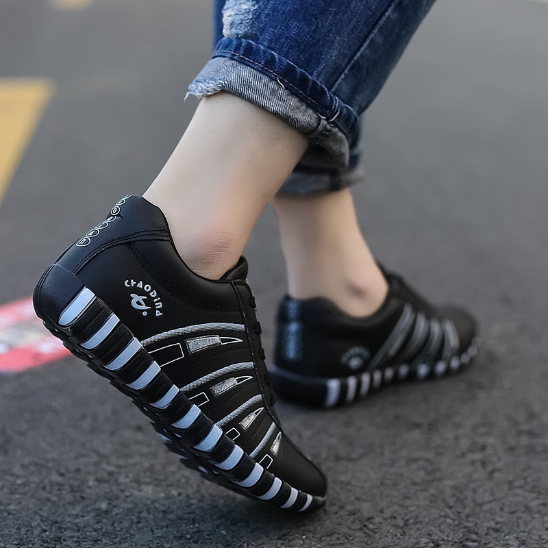 Women Shoes Ladies Soft Fashion Flat Shoes Women 2020 New Outdoor Walking Sneakers Women Casual Shoes Zapatos De Muje Plus Size